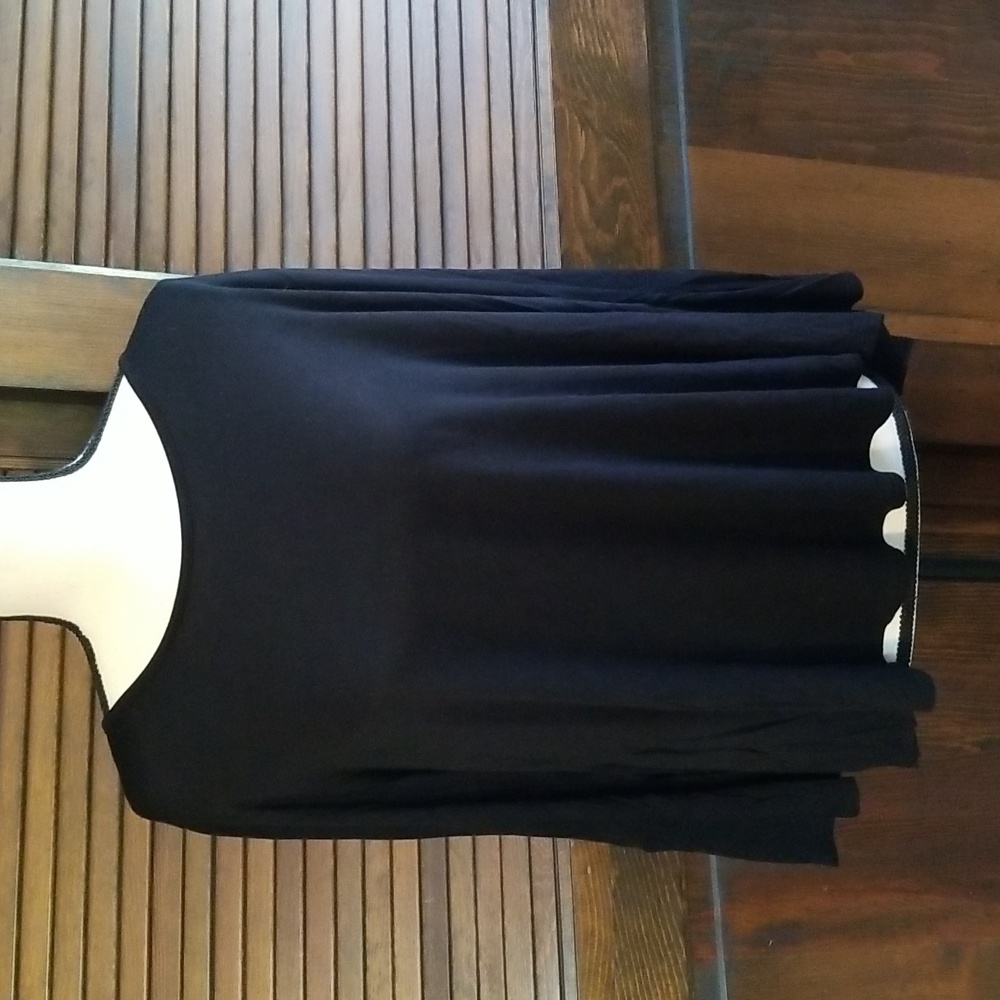 2/$10 Magic fit bell sleeve top